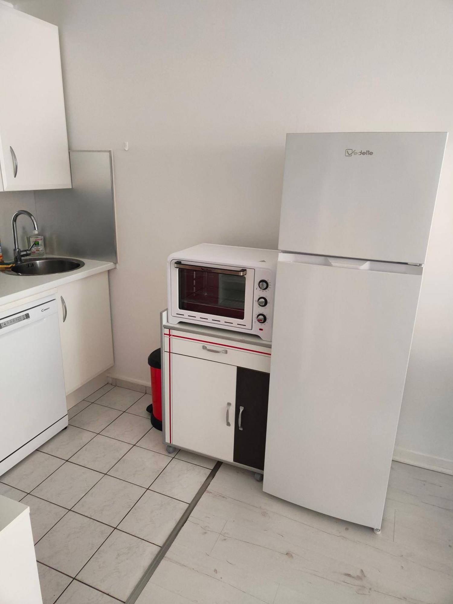 Appartement 2 Pieces Avec Une Grande Terrasse, 3 Etoiles, Wifi, Box Pour Vehicule Et Velos Les Sables-d'Olonne Exterior photo